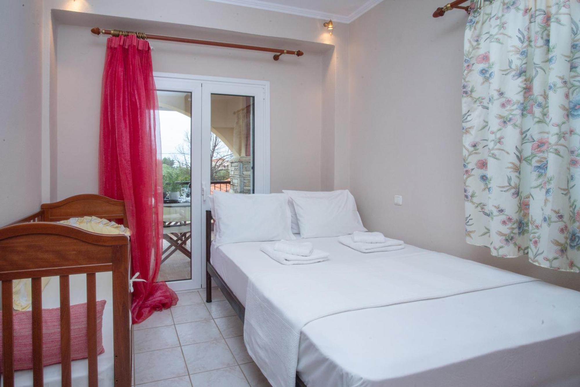 פרדיסוס Private 6-Bdrm Villa With Garden 150M To Beach מראה חיצוני תמונה
